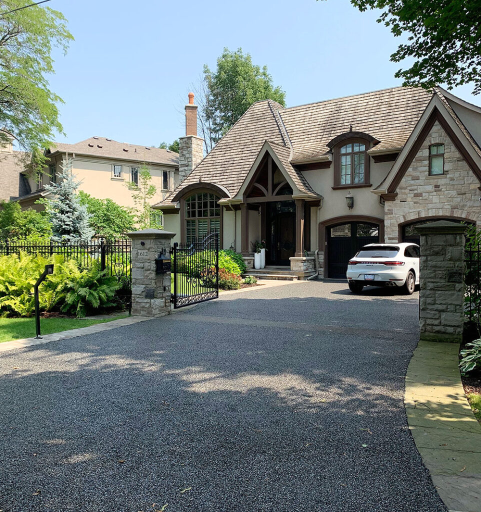 permeable driveway mississauga using resin bound aggregate by dream pave